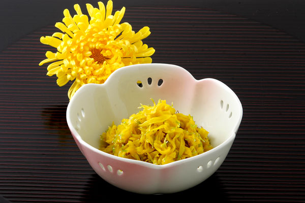 食用菊 酢の物 画像1 無料写真素材