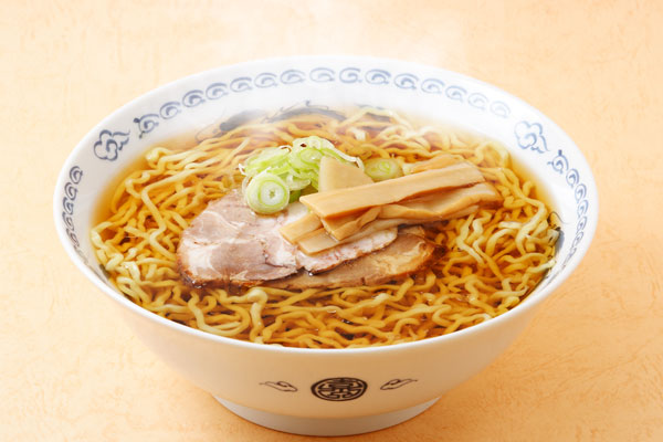 湯気が立つ醤油ラーメン 2 画像 無料写真素材