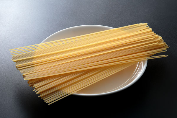 パスタ・スパゲッティ 乾麺 画像3 フリー写真素材 「花ざかりの森」