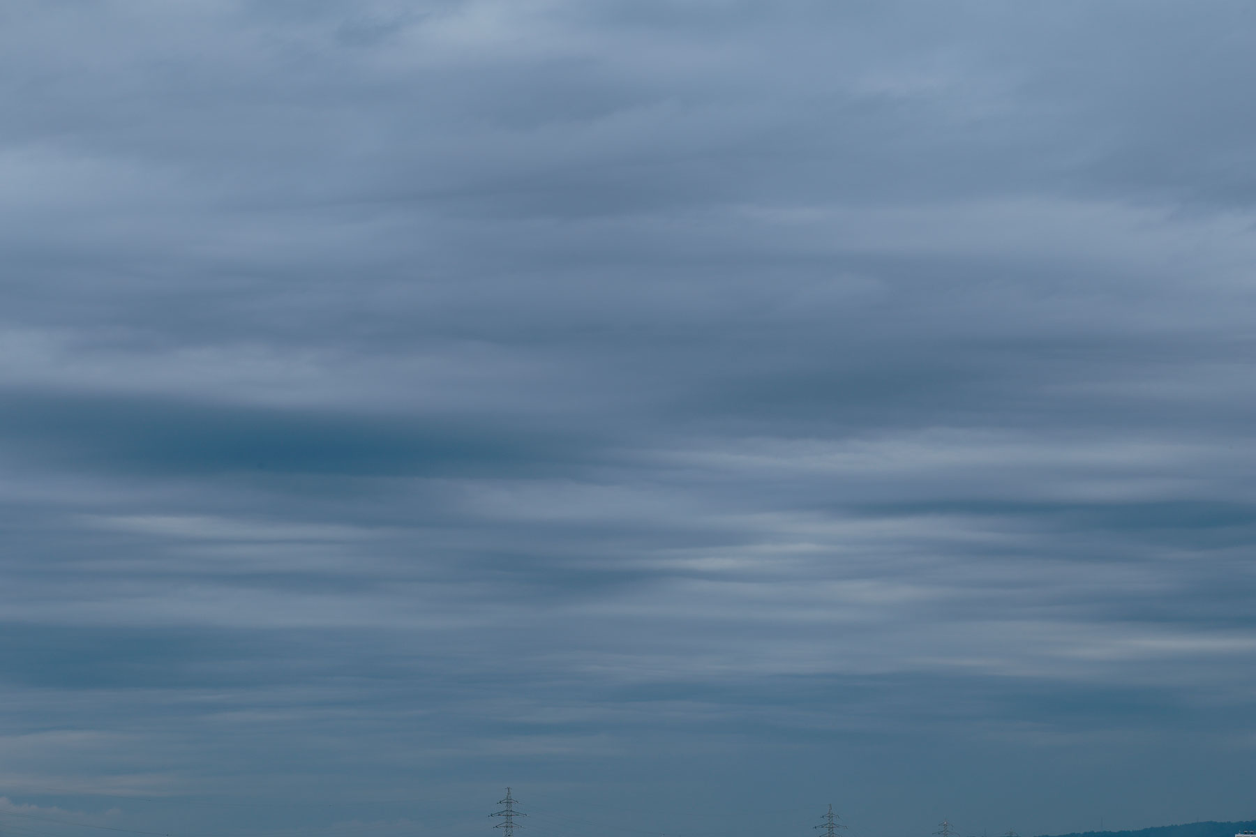 i71l-3351　暗い雲