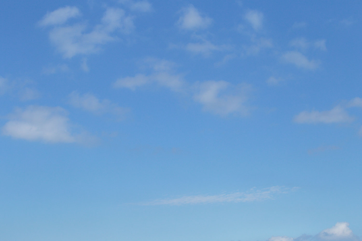 i72l-3487　青空と雲