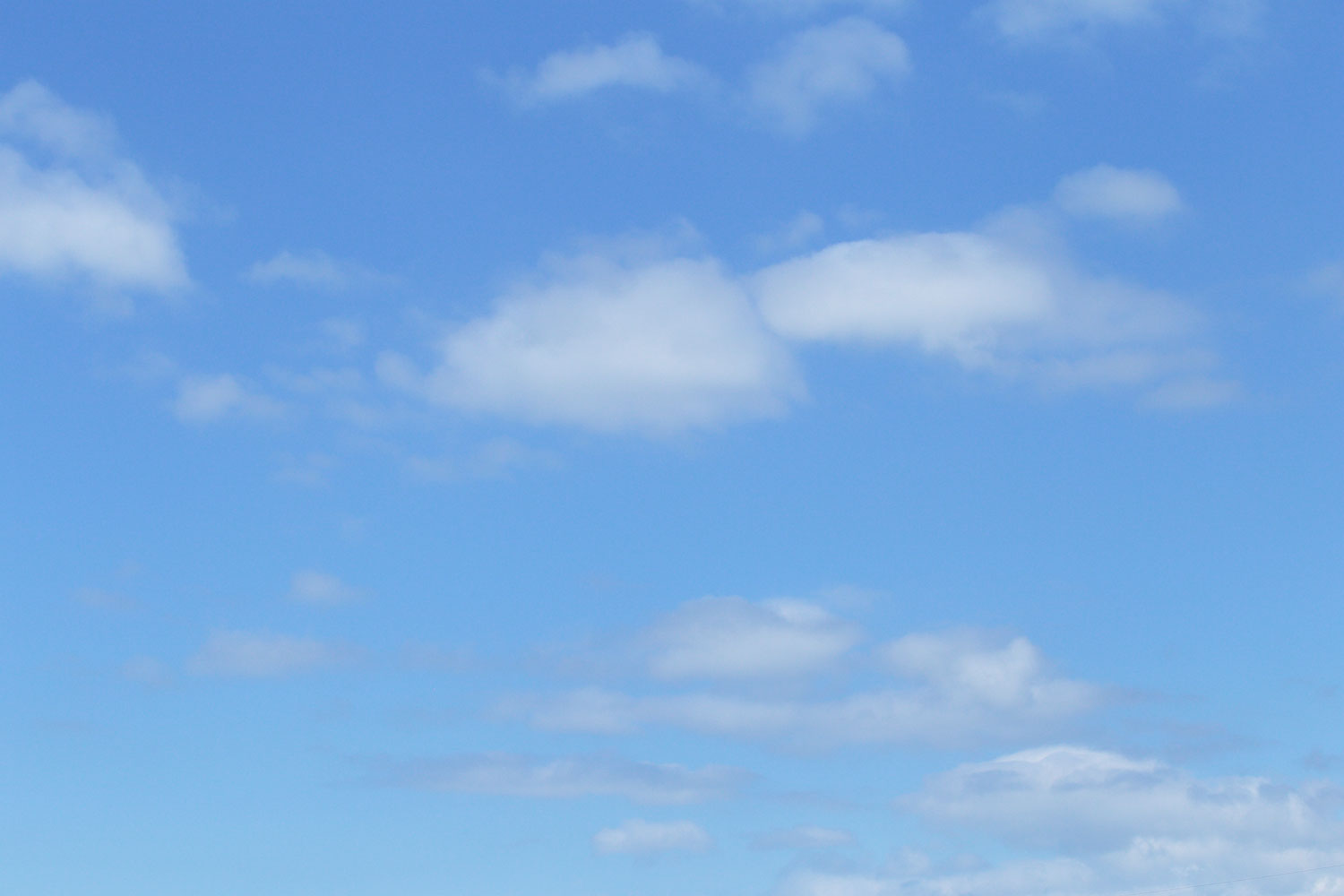 i72l-3492　青空と雲