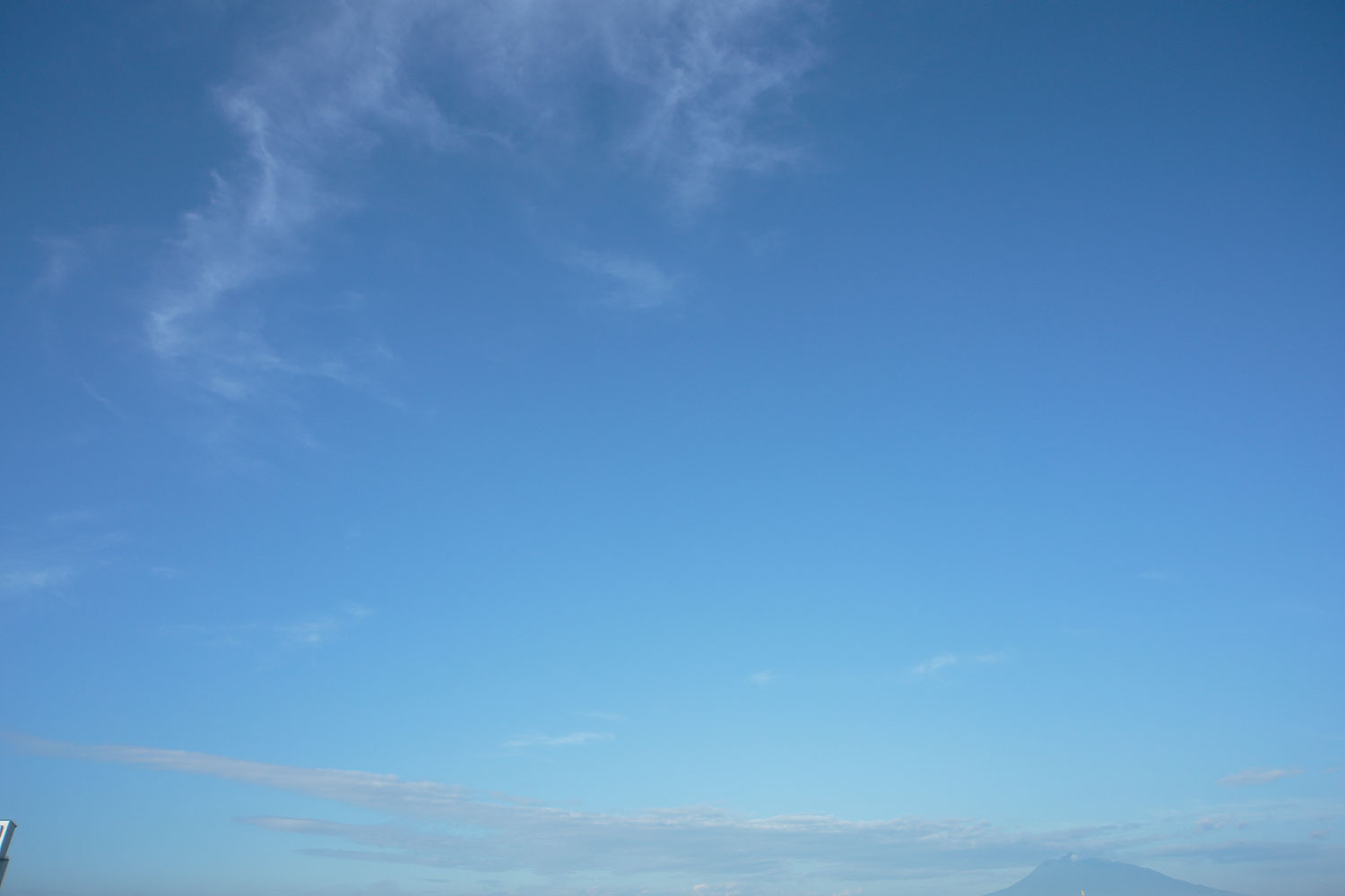 i73l-3652　早朝の空と雲