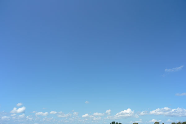 青空と雲 浮き雲 画像 フリー写真素材