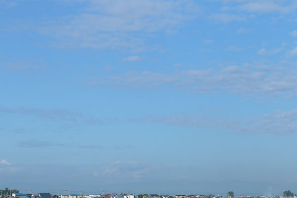 朝の空 雲 3720 画像 フリー写真素材「花ざかりの森」