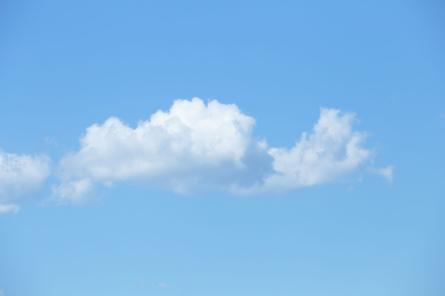 i75l-4157　青空と雲