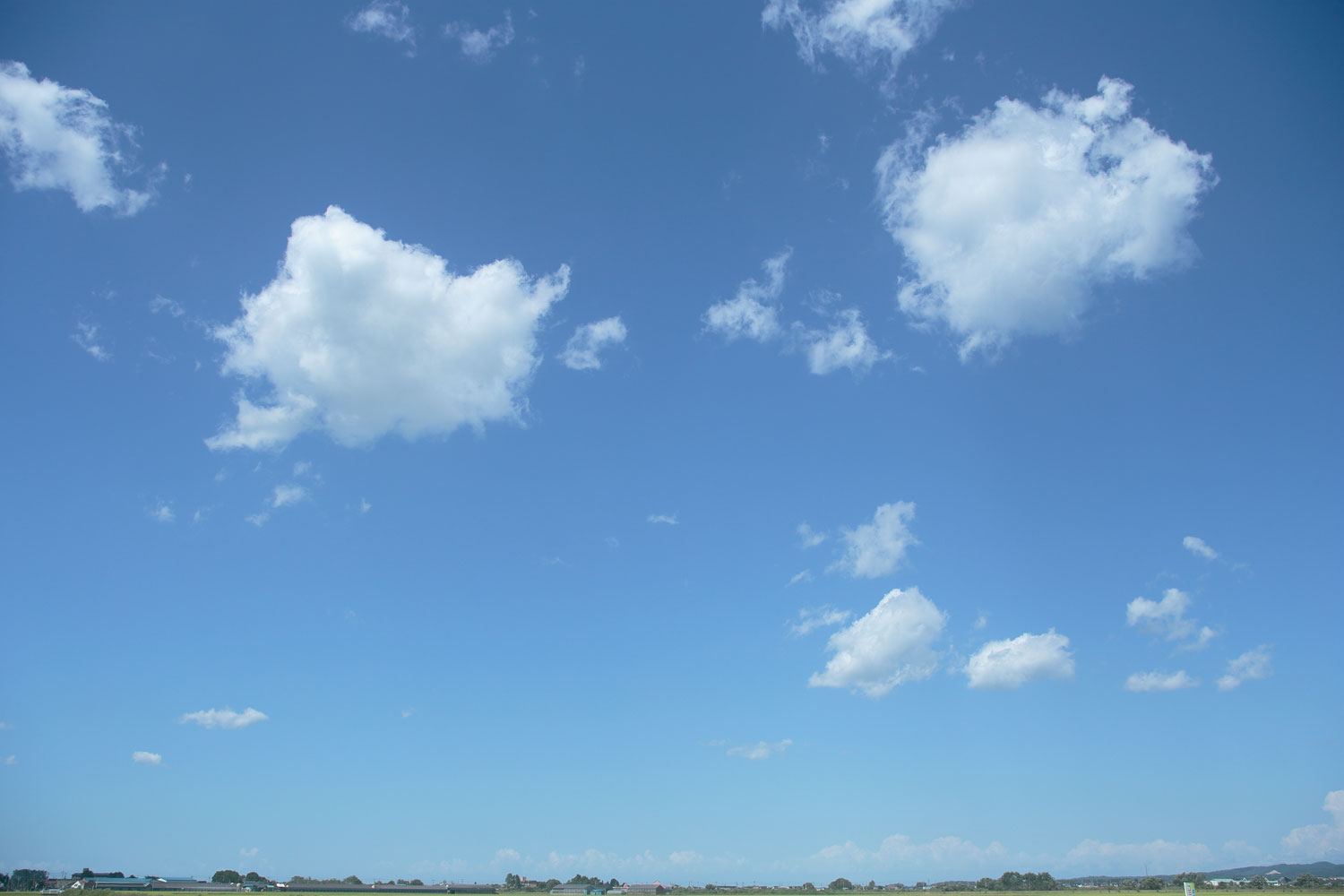 i76l-4235　青空と雲