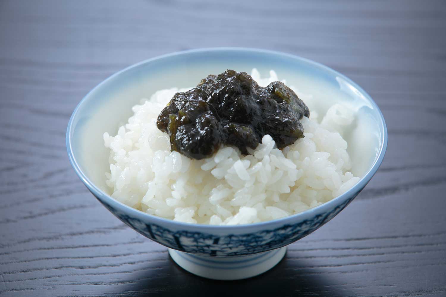 i76l-4314　ご飯に乗せた海苔の佃煮 　