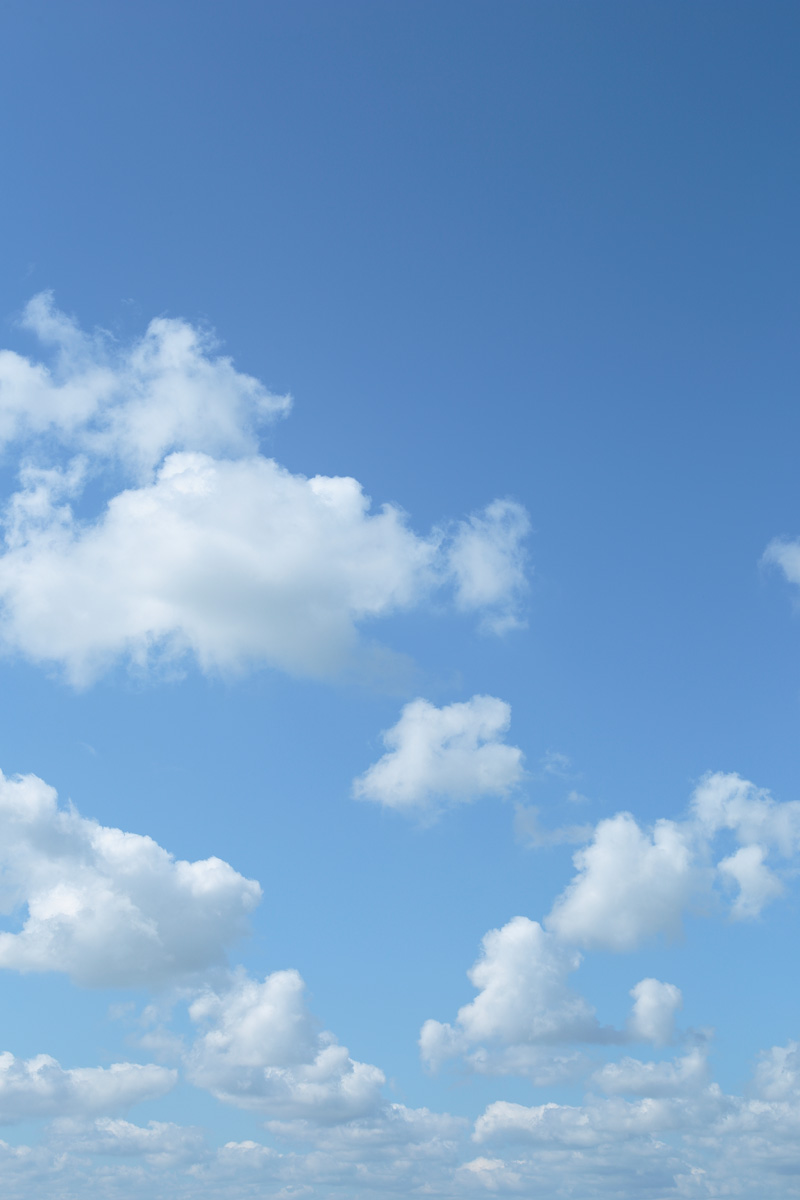 i76l-4605　青空と雲